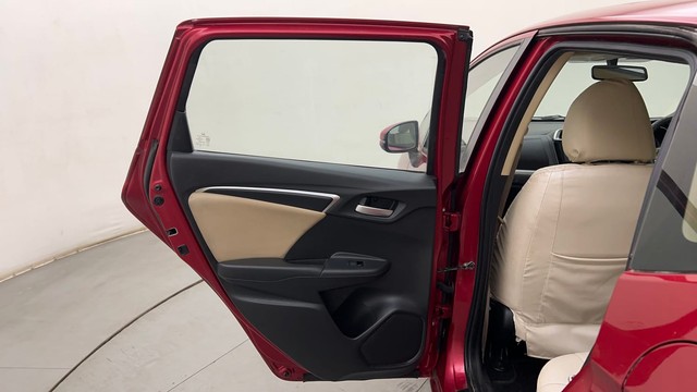 Second-hand 2021 Honda Jazz ZX for sale in Thane-32