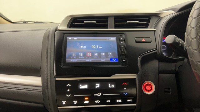 Second-hand 2021 Honda Jazz ZX for sale in Thane-34