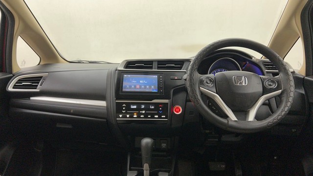 Second-hand 2021 Honda Jazz ZX for sale in Thane-11