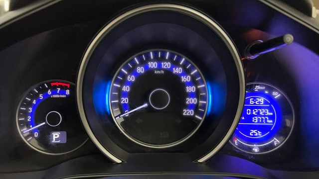 Second-hand 2021 Honda Jazz ZX for sale in Thane-13