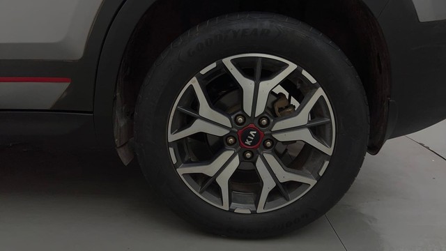 Second-hand 2019 Kia Seltos GTX Plus for sale in Bangalore-19