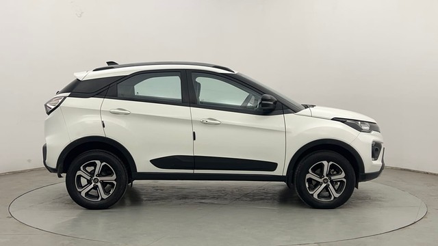 Second-hand 2022 Tata Nexon XZ Plus (O) Diesel for sale in Chandigarh-2