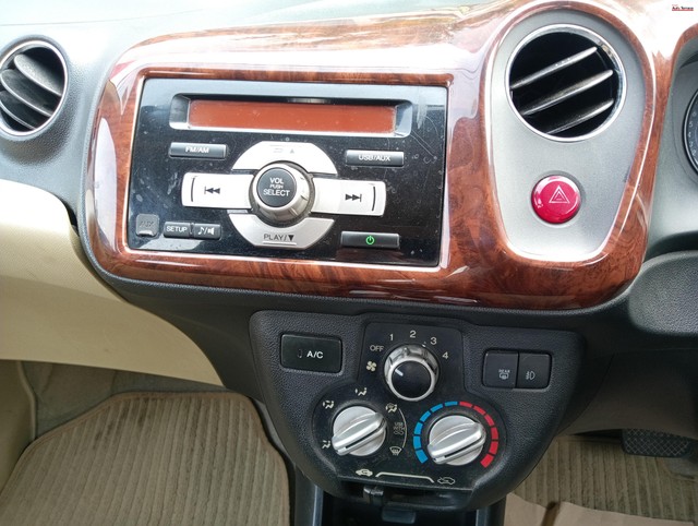 Second-hand 2015 Honda Brio VX AT for sale in Kochi-7