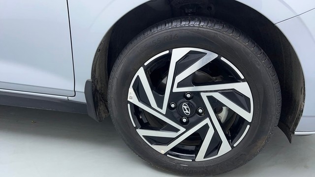 Second-hand 2024 Hyundai i20 Asta 1.2 for sale in Ghaziabad-17