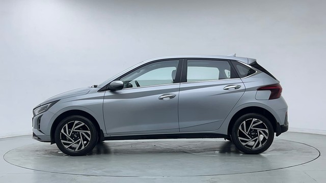 Second-hand 2024 Hyundai i20 Asta 1.2 for sale in Ghaziabad-6