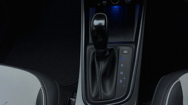 Second-hand 2024 Hyundai i20 Asta 1.2 for sale in Ghaziabad-12