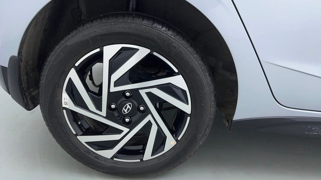 Second-hand 2024 Hyundai i20 Asta 1.2 for sale in Ghaziabad-18