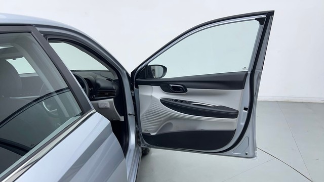 Second-hand 2024 Hyundai i20 Asta 1.2 for sale in Ghaziabad-16