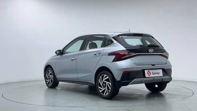 Second-hand 2024 Hyundai i20 Asta 1.2 for sale in Ghaziabad-5