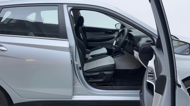 Second-hand 2024 Hyundai i20 Asta 1.2 for sale in Ghaziabad-15