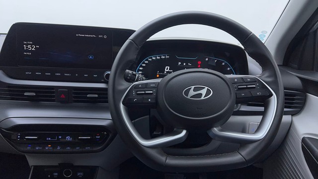 Second-hand 2024 Hyundai i20 Asta 1.2 for sale in Ghaziabad-37