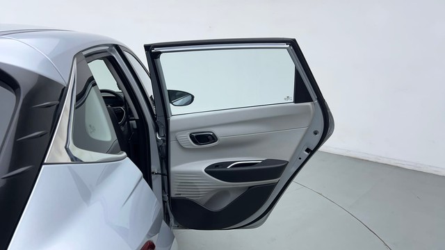 Second-hand 2024 Hyundai i20 Asta 1.2 for sale in Ghaziabad-23