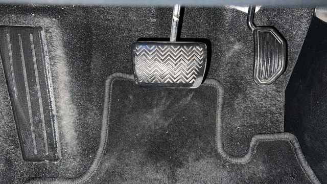 Second-hand 2016 Toyota Corolla Altis Petrol LE for sale in Ghaziabad-14