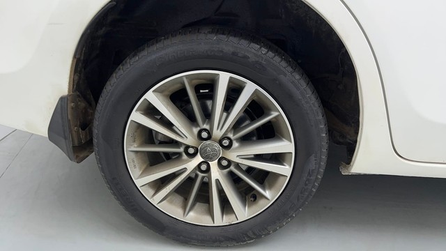 Second-hand 2016 Toyota Corolla Altis Petrol LE for sale in Ghaziabad-18