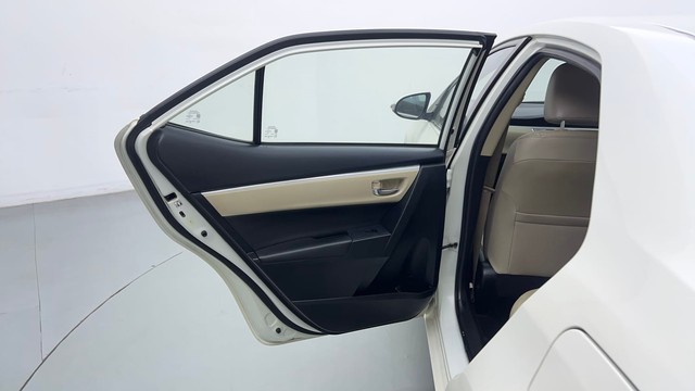 Second-hand 2016 Toyota Corolla Altis Petrol LE for sale in Ghaziabad-26