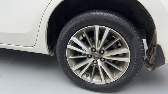 Second-hand 2016 Toyota Corolla Altis Petrol LE for sale in Ghaziabad-19