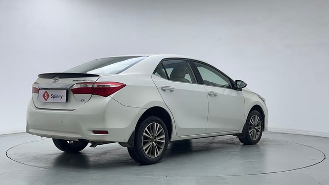 Second-hand 2016 Toyota Corolla Altis Petrol LE for sale in Ghaziabad-3