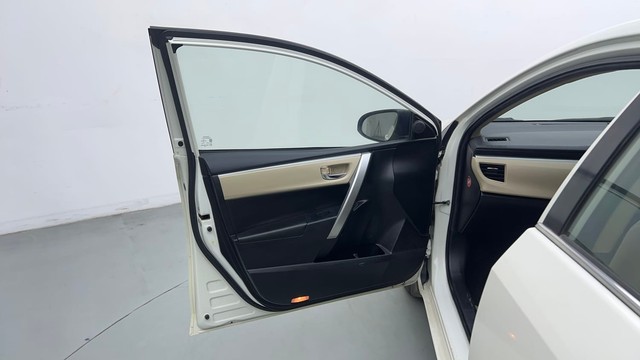 Second-hand 2016 Toyota Corolla Altis Petrol LE for sale in Ghaziabad-23