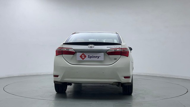 Second-hand 2016 Toyota Corolla Altis Petrol LE for sale in Ghaziabad-4