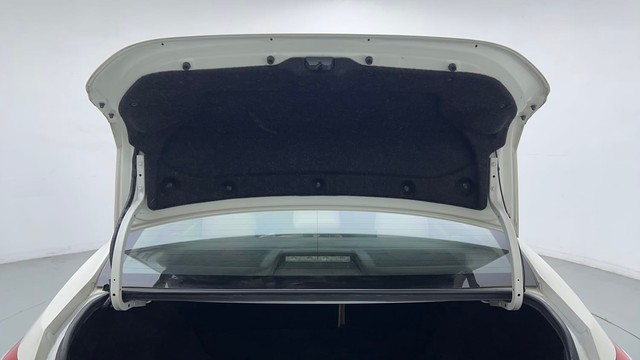 Second-hand 2016 Toyota Corolla Altis Petrol LE for sale in Ghaziabad-27