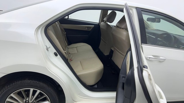 Second-hand 2016 Toyota Corolla Altis Petrol LE for sale in Ghaziabad-35