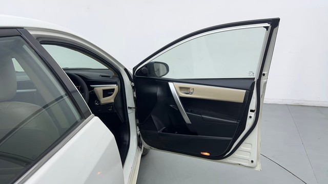 Second-hand 2016 Toyota Corolla Altis Petrol LE for sale in Ghaziabad-16