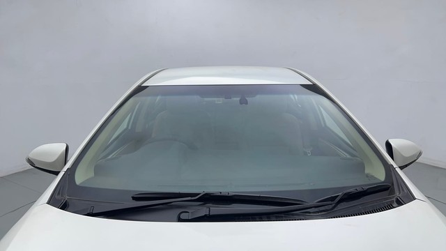 Second-hand 2016 Toyota Corolla Altis Petrol LE for sale in Ghaziabad-10