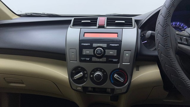 Second-hand 2012 Honda City V MT for sale in Coimbatore-23