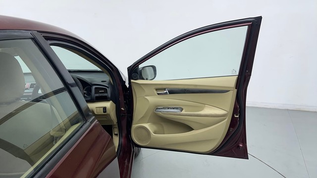 Second-hand 2012 Honda City V MT for sale in Coimbatore-16