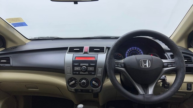 Second-hand 2012 Honda City V MT for sale in Coimbatore-11