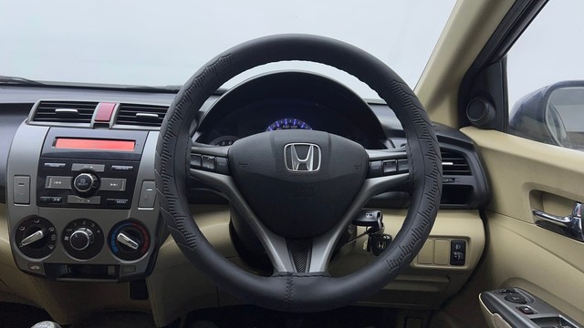 Second-hand 2012 Honda City V MT for sale in Coimbatore-34