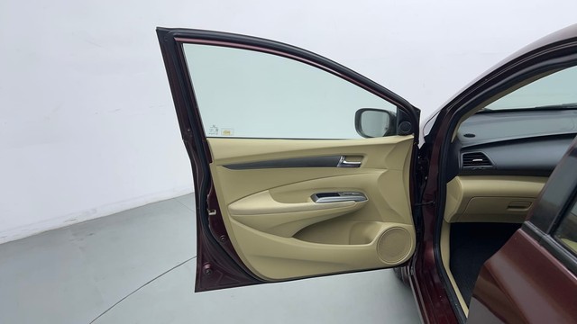 Second-hand 2012 Honda City V MT for sale in Coimbatore-24