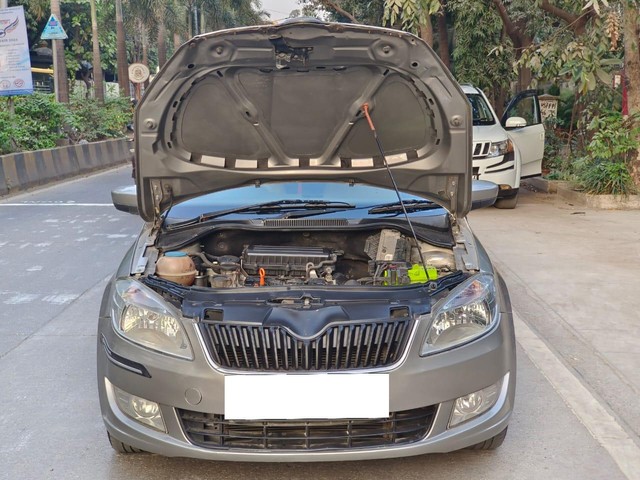 Second-hand 2012 Skoda Rapid 1.6 MPI Elegance for sale in Mumbai-11