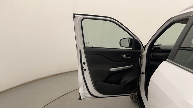 Second-hand 2022 Nissan Magnite Turbo XV Premium for sale in Pune-24