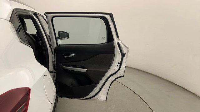 Second-hand 2022 Nissan Magnite Turbo XV Premium for sale in Pune-23