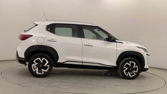 Second-hand 2022 Nissan Magnite Turbo XV Premium for sale in Pune-2