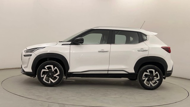 Second-hand 2022 Nissan Magnite Turbo XV Premium for sale in Pune-6