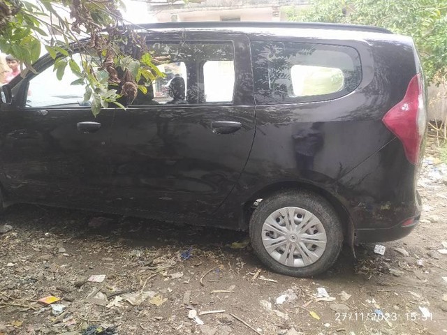 Second-hand 2015 Renault Lodgy 110PS RxZ 8 Seater for sale in Latur-3