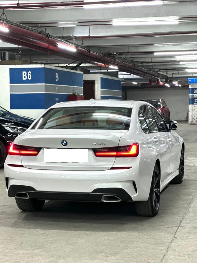 Second-hand 2021 BMW 3 Series 330i M Sport for sale in Mumbai-23