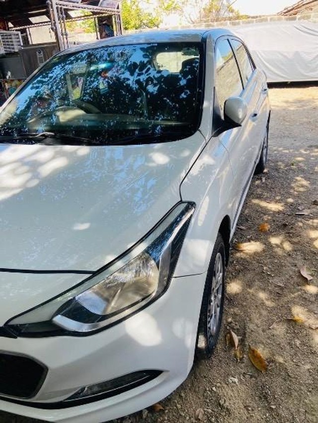 Second-hand 2014 Hyundai i20 Sportz 1.4 CRDi for sale in Amreli-2