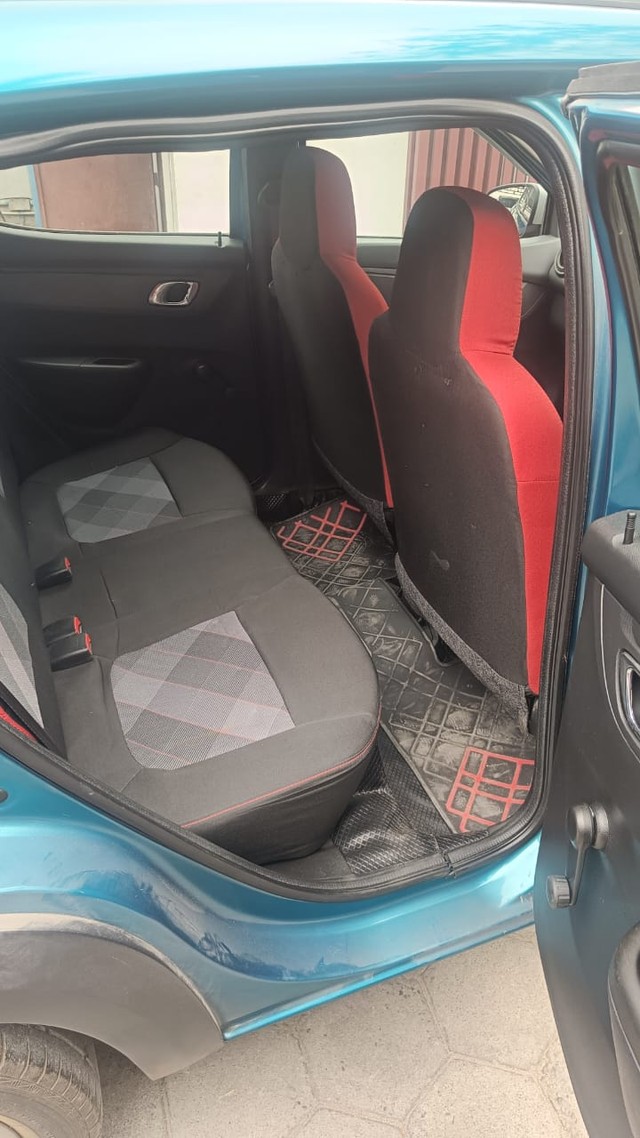 Second-hand 2019 Renault KWID 1.0 RXT for sale in Coimbatore-14