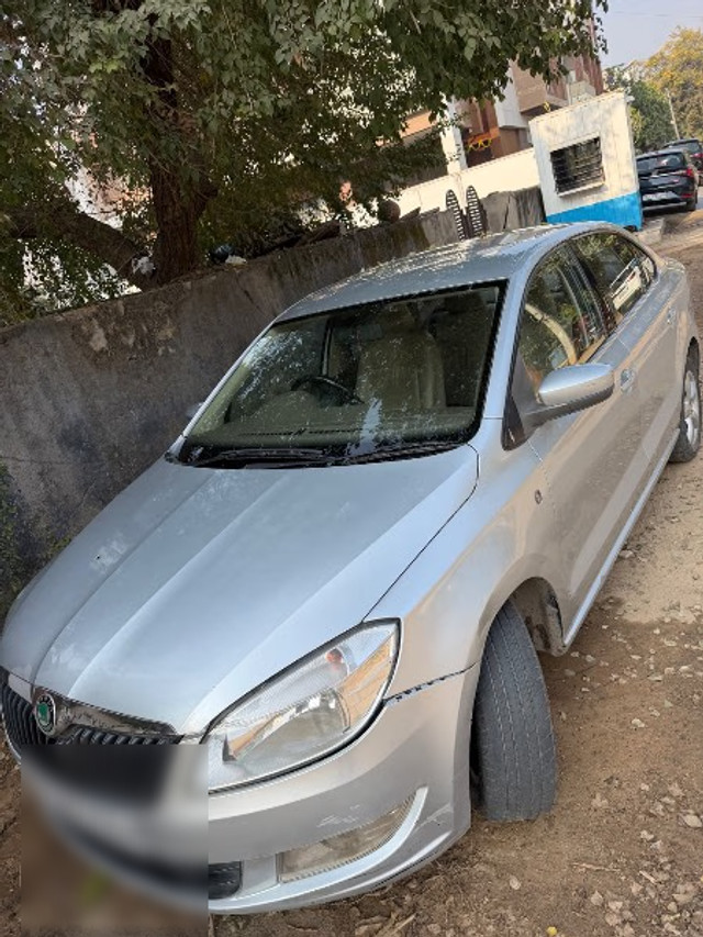 Second-hand 2013 Skoda Rapid 1.6 TDI Elegance Plus for sale in Jaipur-2