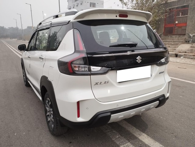 Second-hand 2024 Maruti XL6 Alpha Plus AT for sale in New Delhi-8