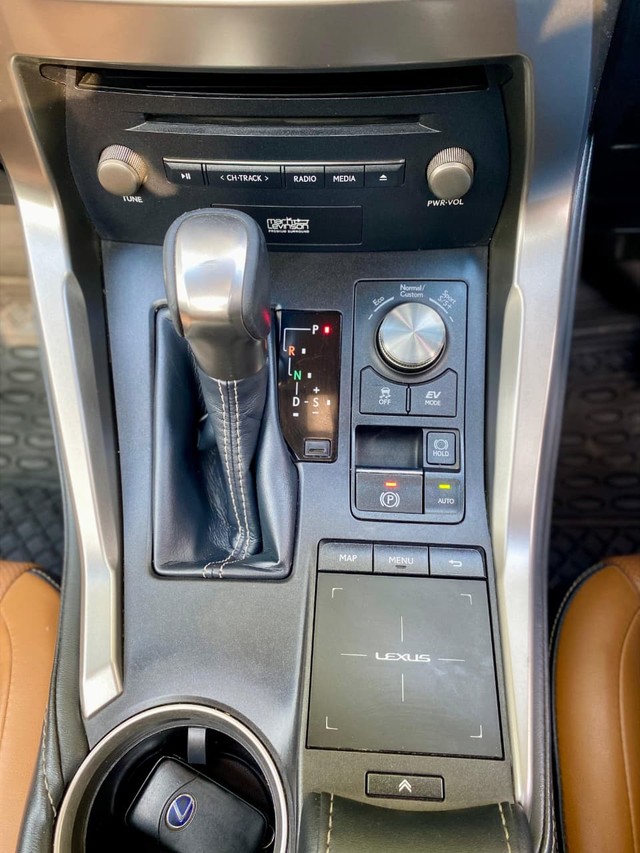 Second-hand 2018 Lexus NX 300h for sale in New Delhi-12