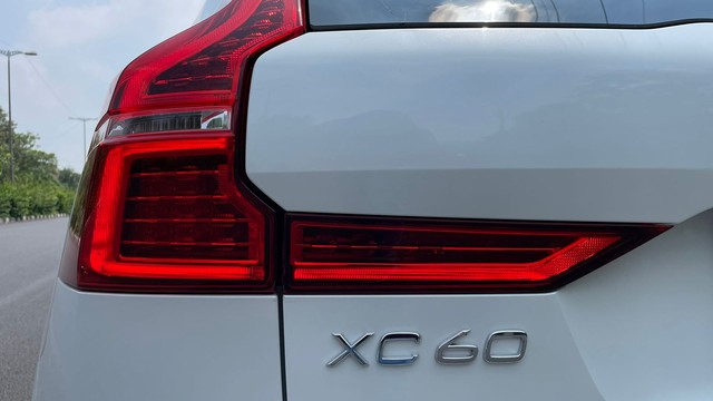 Second-hand 2019 Volvo XC60 Inscription D5 BSIV for sale in New Delhi-5