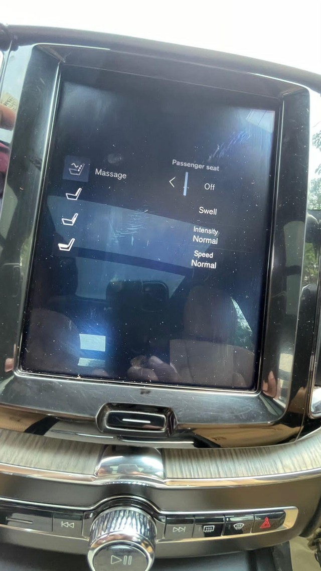 Second-hand 2019 Volvo XC60 Inscription D5 BSIV for sale in New Delhi-7