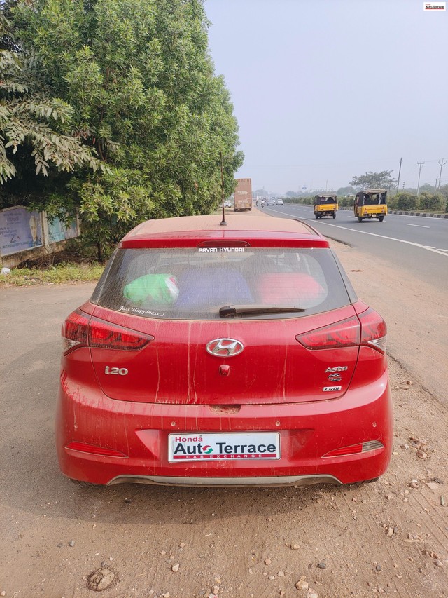 Second-hand 2015 Hyundai i20 Asta 1.4 CRDi for sale in Nellore-1