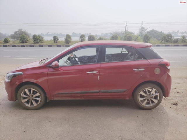 Second-hand 2015 Hyundai i20 Asta 1.4 CRDi for sale in Nellore-2