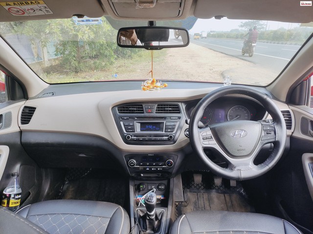 Second-hand 2015 Hyundai i20 Asta 1.4 CRDi for sale in Nellore-5