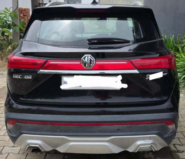 Second-hand 2020 MG Hector Plus Sharp DCT for sale in Panipat-2